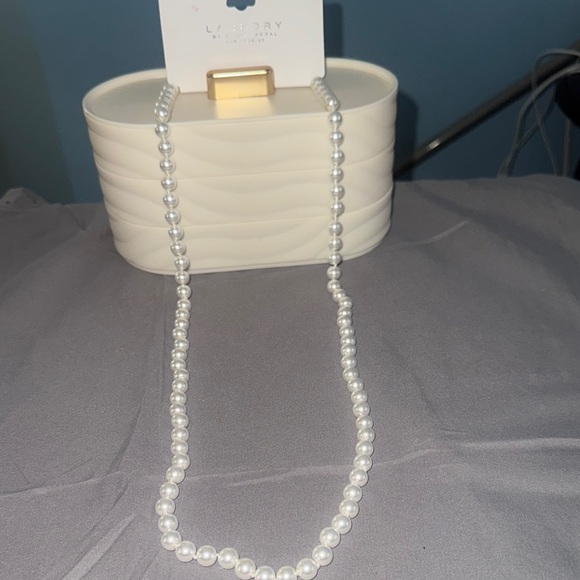 Shelli Segal White Pearl Necklace - Picture 4 of 4